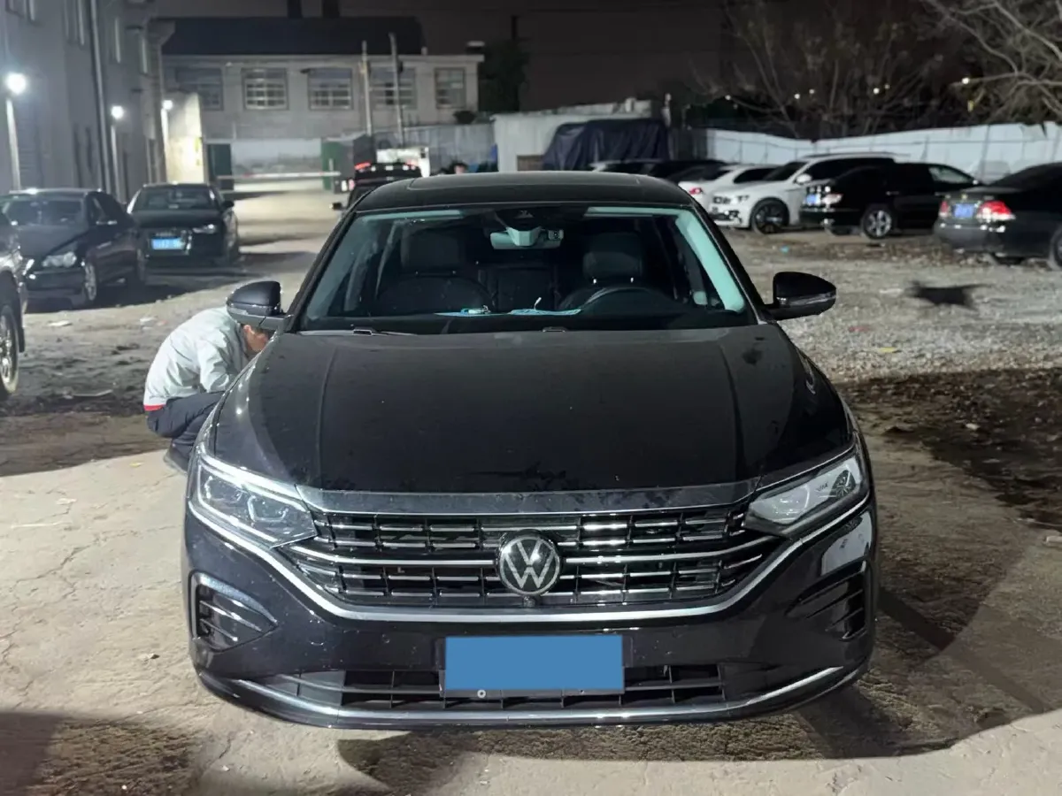 2024 Volkswagen Passat 2.0T 220HP L4 7DCT,autocango,china used car exporter,china ev exporter,chinese used car exporter,chinese used ev exporter