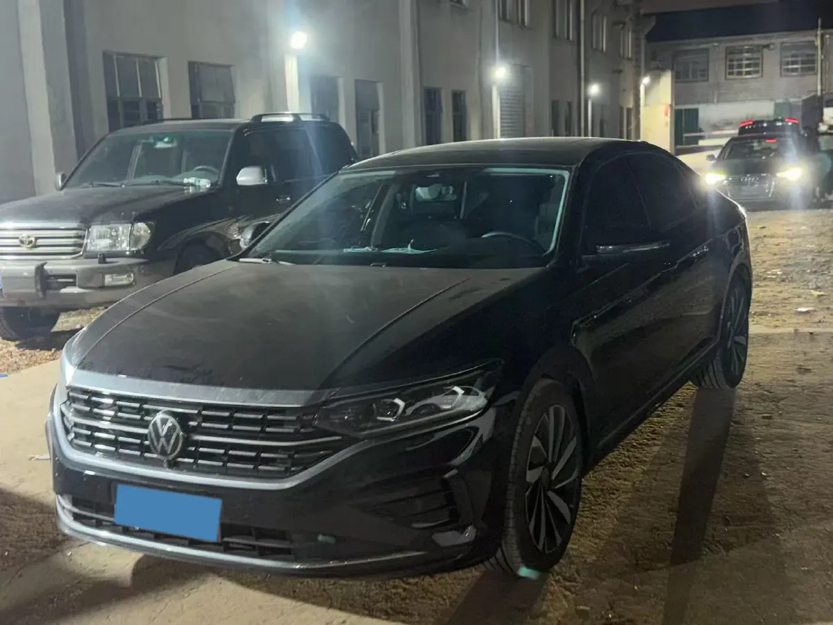 2024 Volkswagen Passat 2.0T 220HP L4 7DCT,autocango,china used car exporter,china ev exporter,chinese used car exporter,chinese used ev exporter