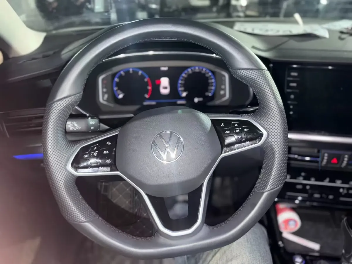 2024 Volkswagen Passat 2.0T 220HP L4 7DCT,autocango,china used car exporter,china ev exporter,chinese used car exporter,chinese used ev exporter