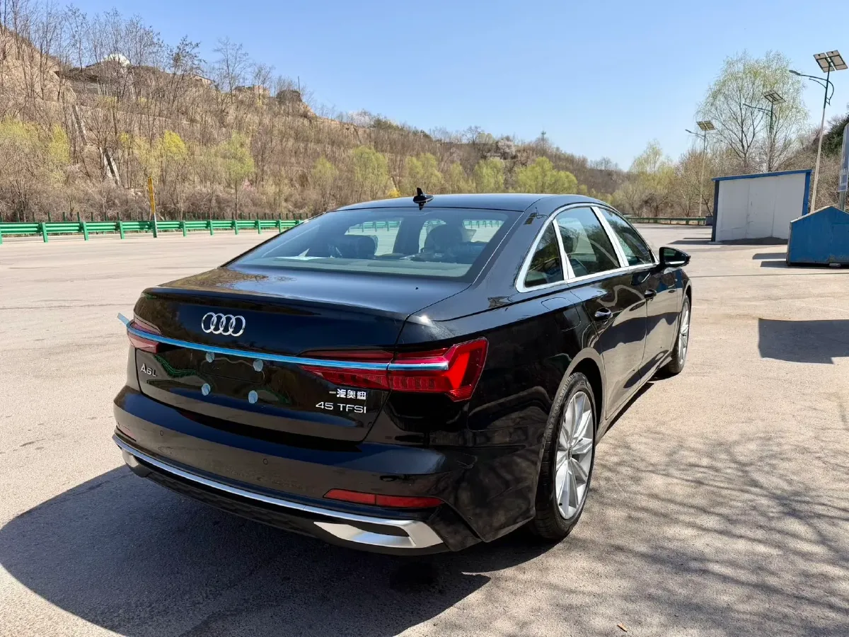 2024 Audi A6L 2.0T 245HP L4 7DCT,autocango,china used car exporter,china ev exporter,chinese used car exporter,chinese used ev exporter