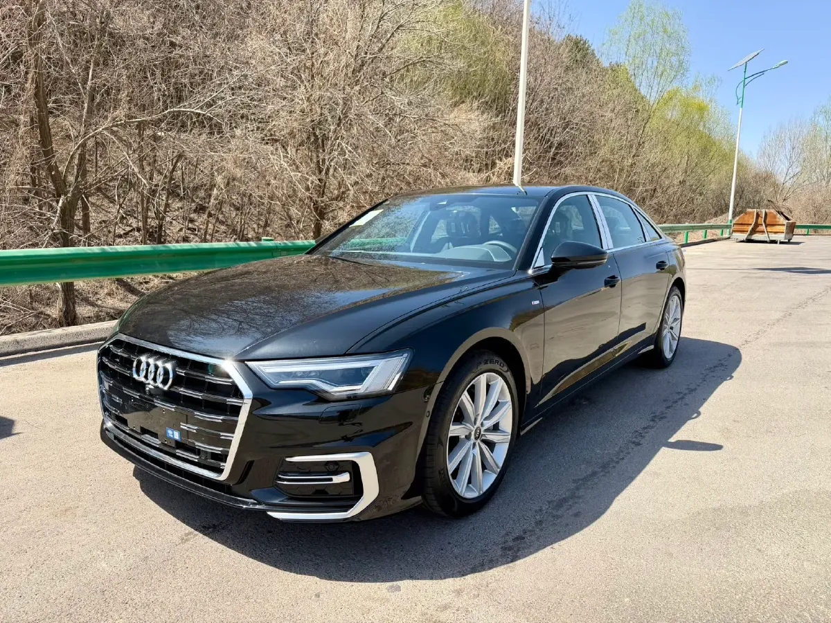 2024 Audi A6L 2.0T 245HP L4 7DCT,autocango,china used car exporter,china ev exporter,chinese used car exporter,chinese used ev exporter