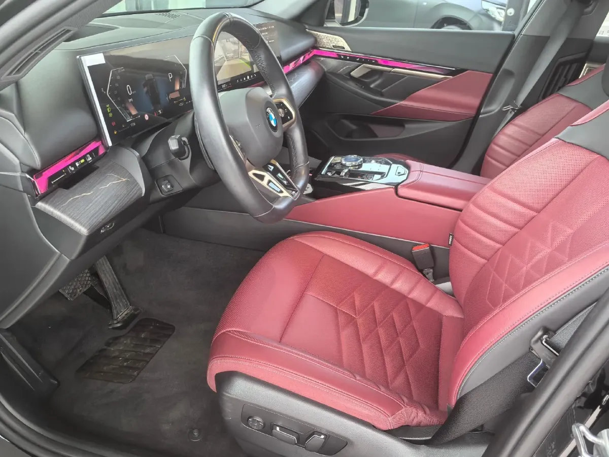 2025 BMW 5 Series 2.0T 258HP L4 8AT,autocango,china used car exporter,china ev exporter,chinese used car exporter,chinese used ev exporter