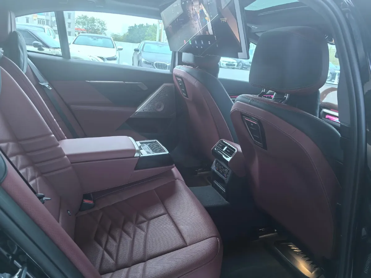 2025 BMW 5 Series 2.0T 258HP L4 8AT,autocango,china used car exporter,china ev exporter,chinese used car exporter,chinese used ev exporter