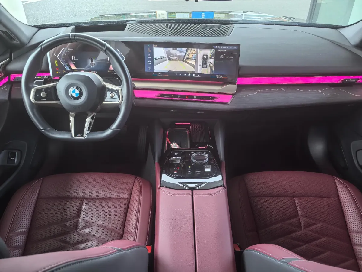 2025 BMW 5 Series 2.0T 258HP L4 8AT,autocango,china used car exporter,china ev exporter,chinese used car exporter,chinese used ev exporter