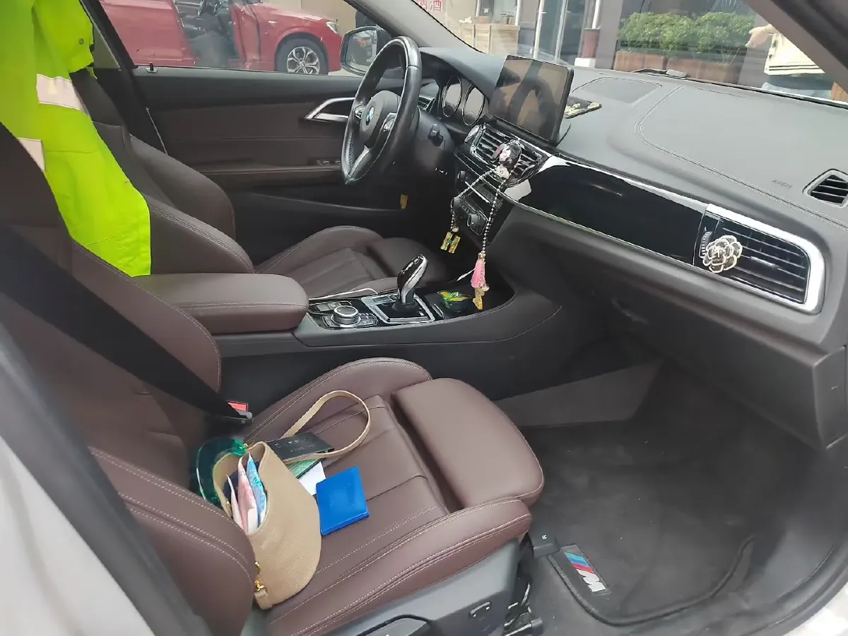 2021 BMW 1 Series 2.0T 192HP L4 7DCT,autocango,china used car exporter,china ev exporter,chinese used car exporter,chinese used ev exporter