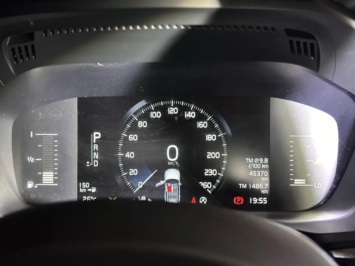 2020 Volvo XC60 2.0T 254HP L4 8AT,autocango,china used car exporter,china ev exporter,chinese used car exporter,chinese used ev exporter