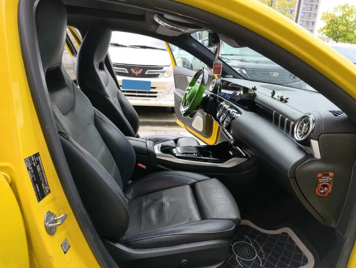 2020 Mercedes-Benz A AMG 2.0T 306HP L4 7DCT,autocango,china used car exporter,china ev exporter,chinese used car exporter,chinese used ev exporter