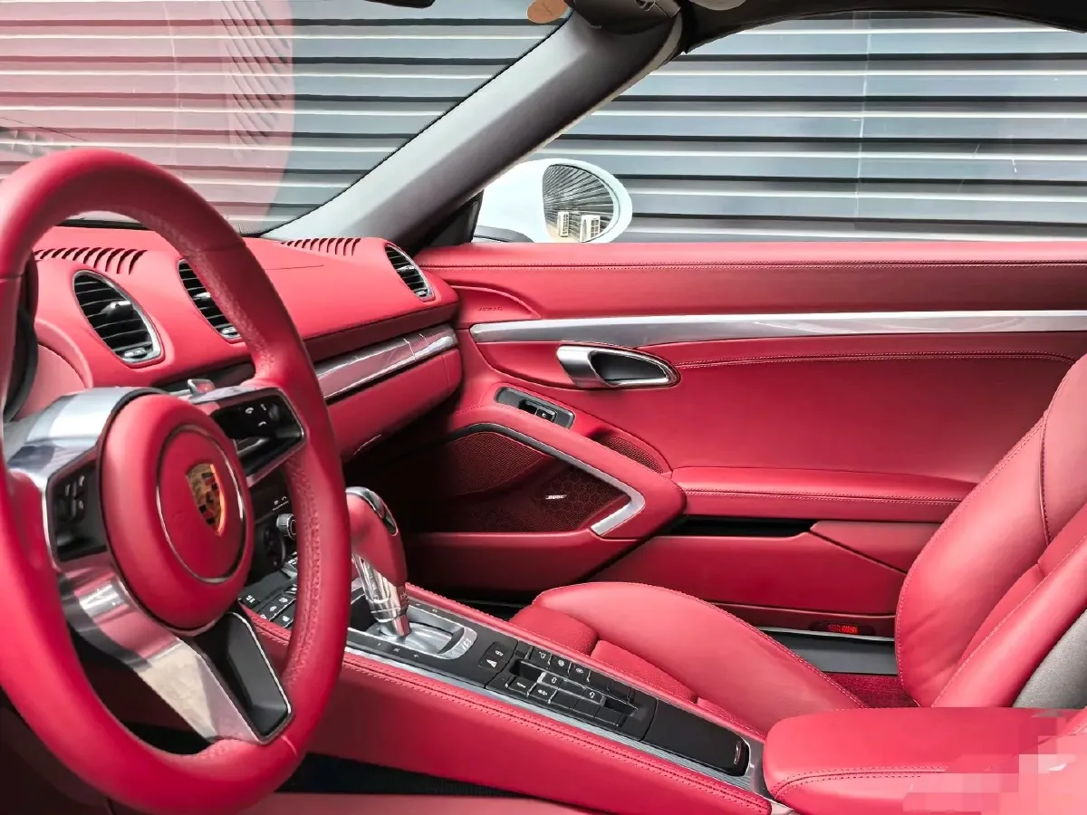 2023 Porsche 718 2.0T 250HP H4 7DCT,autocango,china used car exporter,china ev exporter,chinese used car exporter,chinese used ev exporter