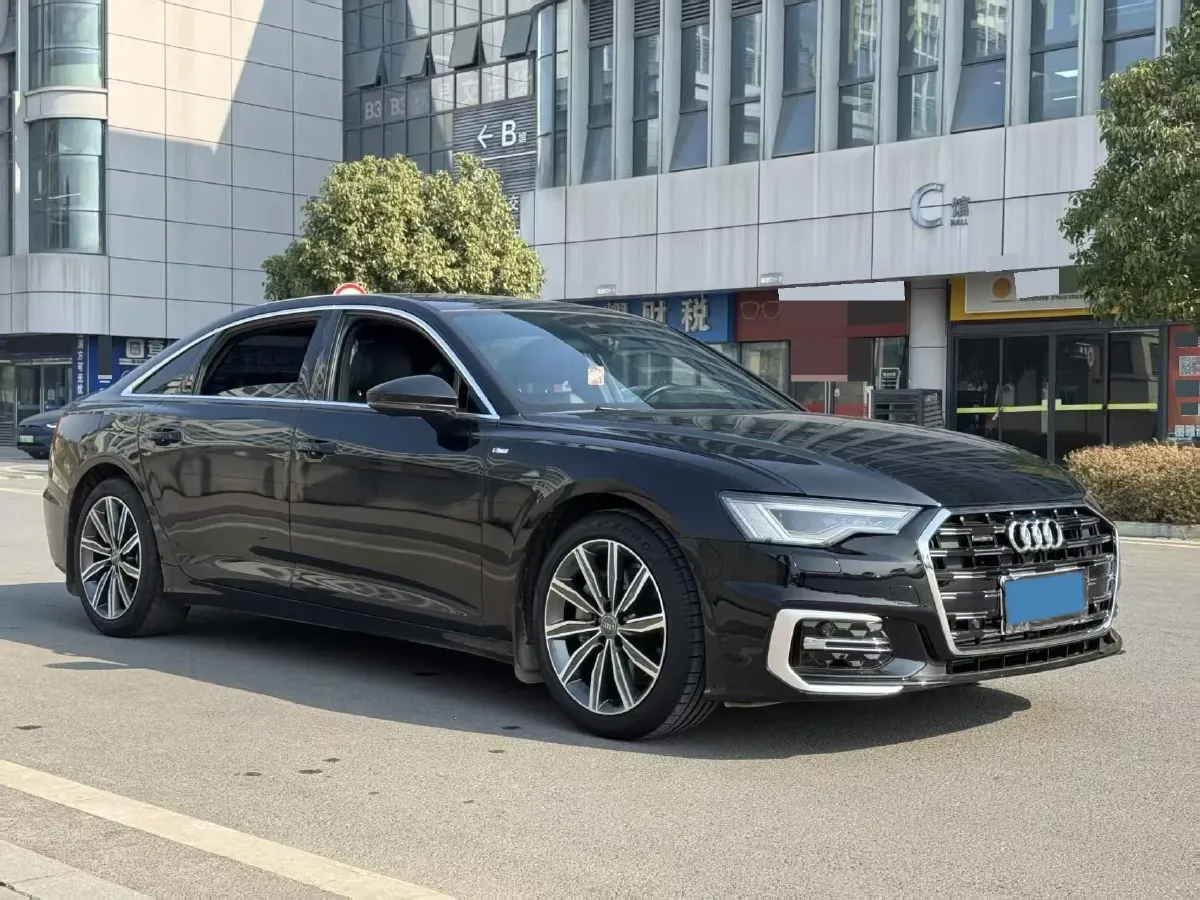 2021 Audi A6L 2.0T 224HP L4 7DCT,autocango,china used car exporter,china ev exporter,chinese used car exporter,chinese used ev exporter