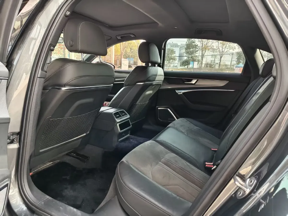 2021 Audi A6L 2.0T 224HP L4 7DCT,autocango,china used car exporter,china ev exporter,chinese used car exporter,chinese used ev exporter