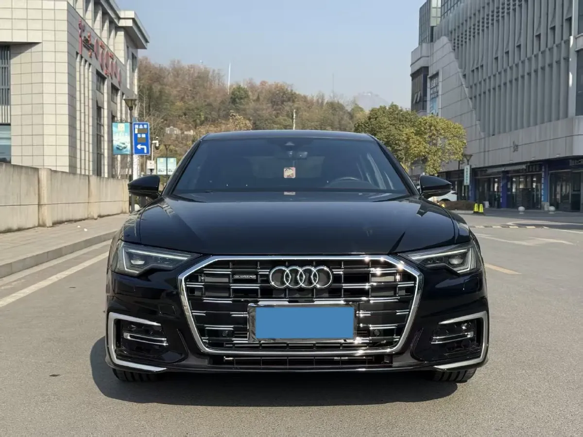 2021 Audi A6L 2.0T 224HP L4 7DCT,autocango,china used car exporter,china ev exporter,chinese used car exporter,chinese used ev exporter