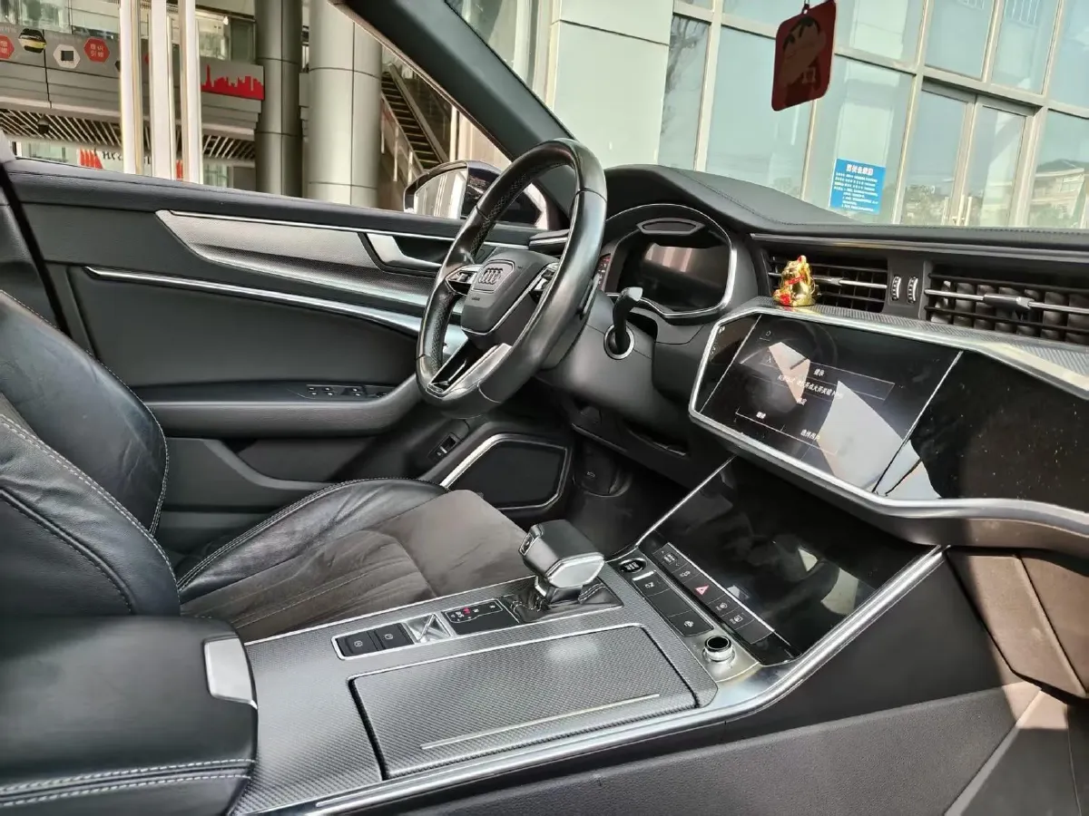 2021 Audi A6L 2.0T 224HP L4 7DCT,autocango,china used car exporter,china ev exporter,chinese used car exporter,chinese used ev exporter