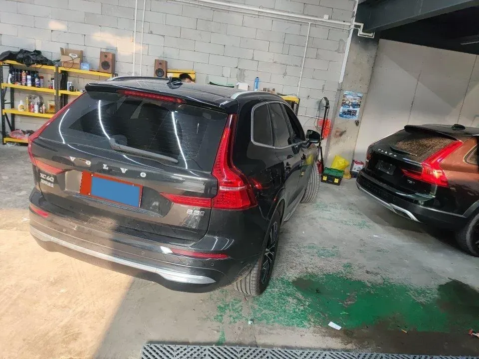 2022 Volvo XC60 2.0T 250HP L4 8AT,autocango,china used car exporter,china ev exporter,chinese used car exporter,chinese used ev exporter