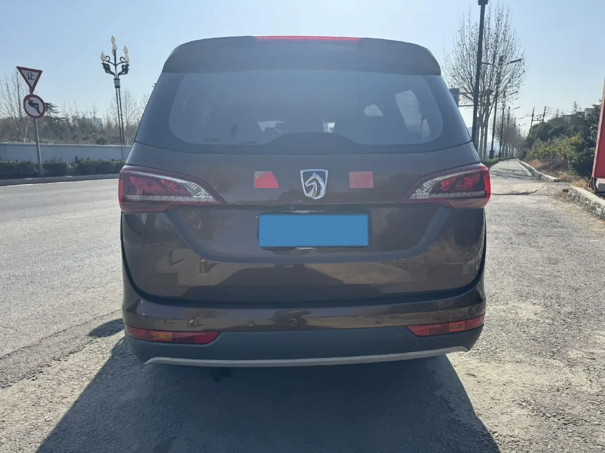 2019 BaoJun 730 1.5L 112HP L4 6MT,autocango,china used car exporter,china ev exporter,chinese used car exporter,chinese used ev exporter