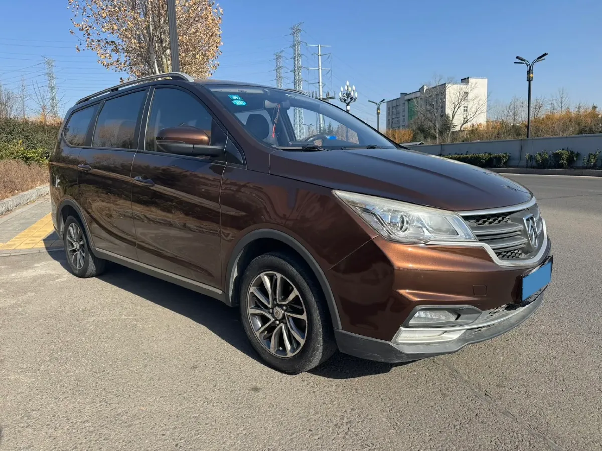 2019 BaoJun 730 1.5L 112HP L4 6MT,autocango,china used car exporter,china ev exporter,chinese used car exporter,chinese used ev exporter
