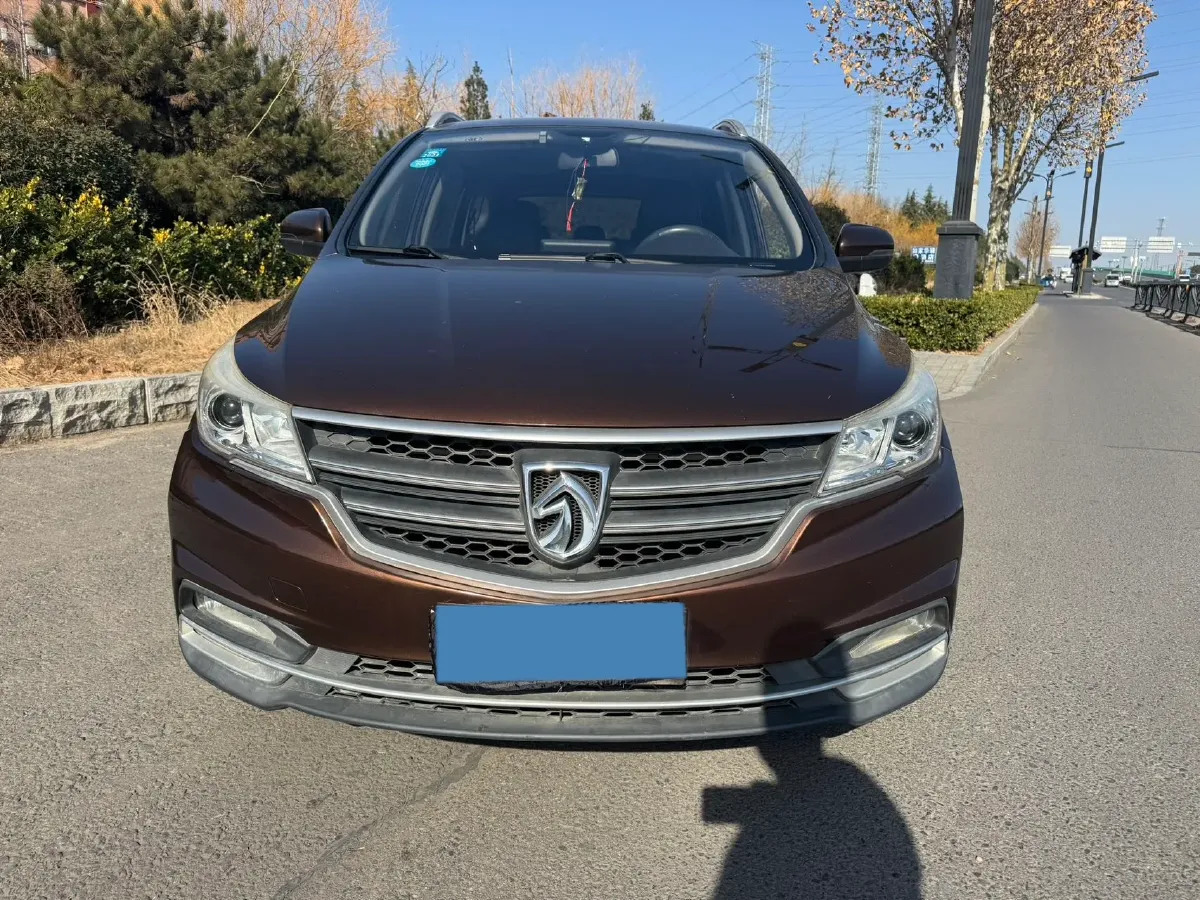 2019 BaoJun 730 1.5L 112HP L4 6MT,autocango,china used car exporter,china ev exporter,chinese used car exporter,chinese used ev exporter
