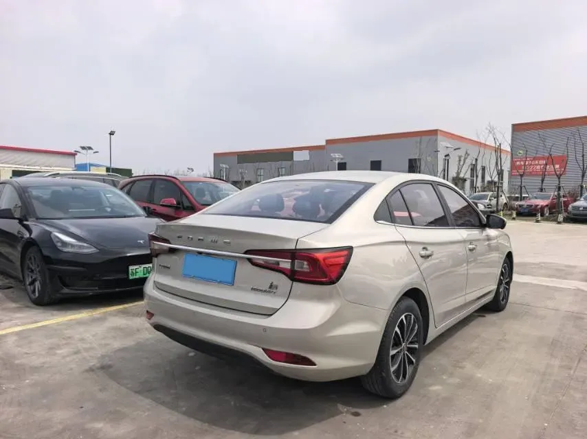 2020 Roewe i5 1.5L 120HP L4 CVT,autocango,china used car exporter,china ev exporter,chinese used car exporter,chinese used ev exporter