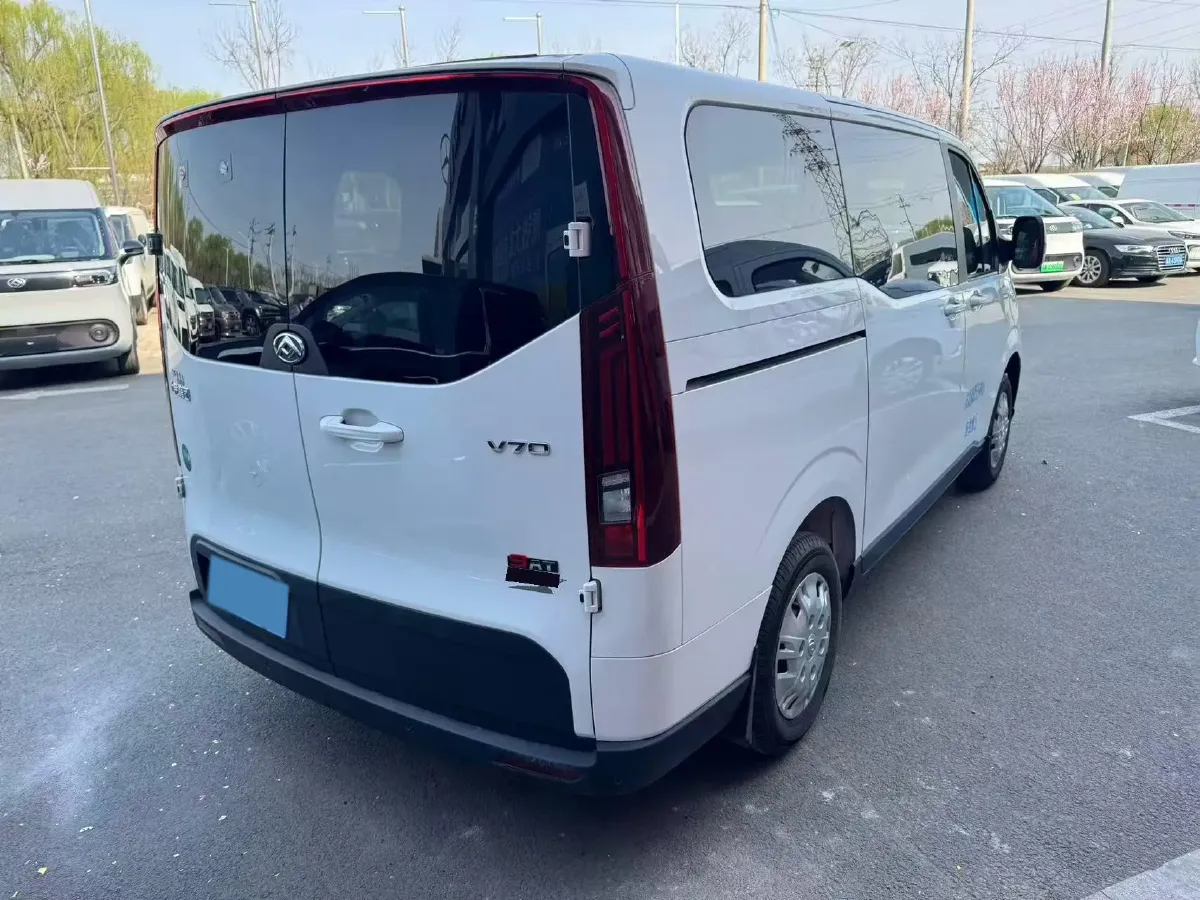 2023 MAXUS XinTu V70 2.0T 125HP L4 6MT,autocango,china used car exporter,china ev exporter,chinese used car exporter,chinese used ev exporter