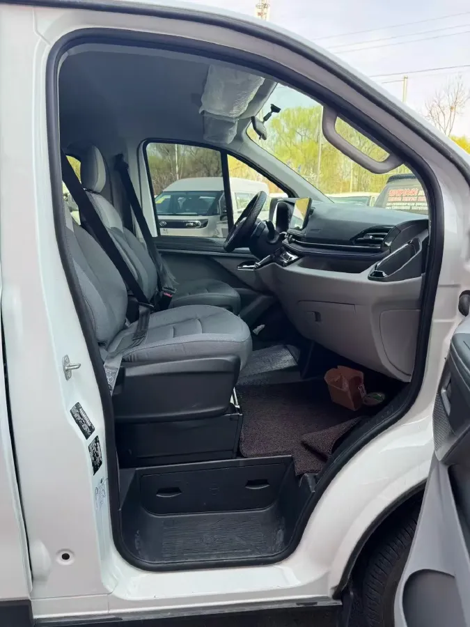 2023 MAXUS XinTu V70 2.0T 125HP L4 6MT,autocango,china used car exporter,china ev exporter,chinese used car exporter,chinese used ev exporter