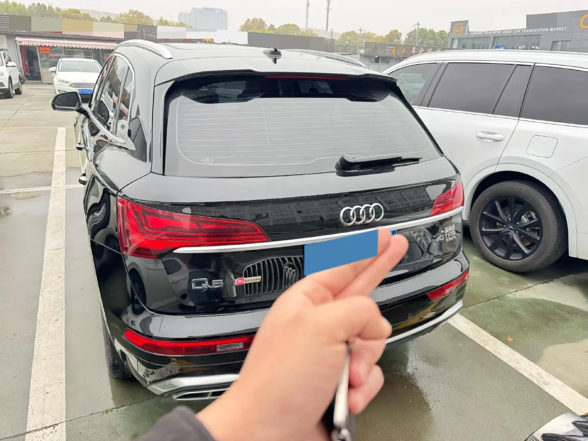 2022 Audi Q5L 2.0T 190HP L4 7DCT,autocango,china used car exporter,china ev exporter,chinese used car exporter,chinese used ev exporter