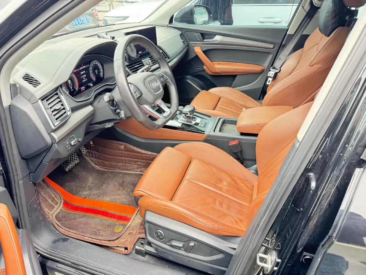 2022 Audi Q5L 2.0T 190HP L4 7DCT,autocango,china used car exporter,china ev exporter,chinese used car exporter,chinese used ev exporter