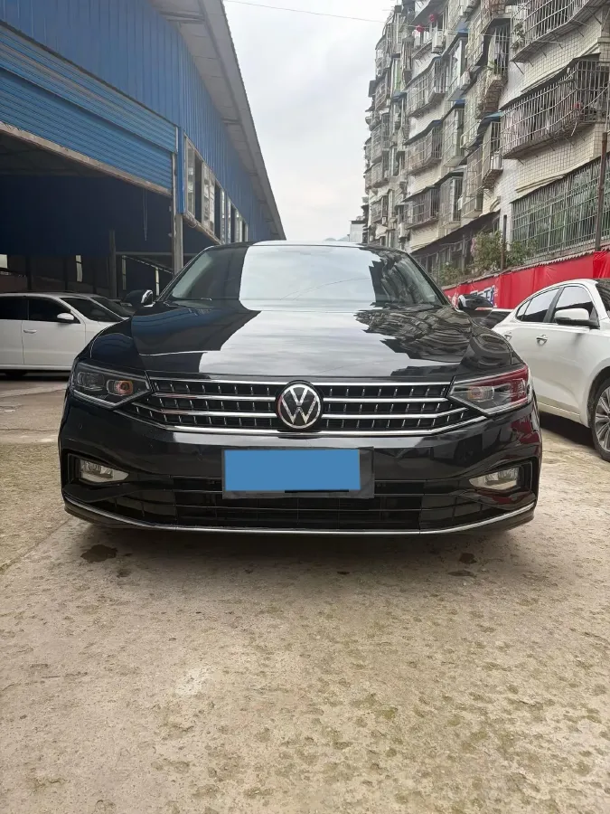 2023 Volkswagen Magotan 2.0T 186HP L4 7DCT,autocango,china used car exporter,china ev exporter,chinese used car exporter,chinese used ev exporter