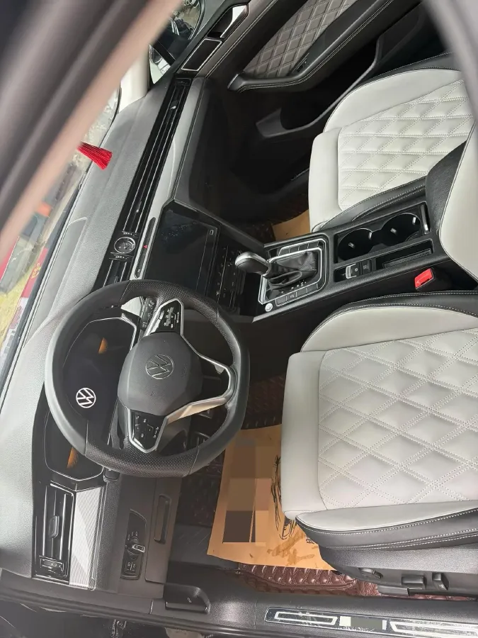 2023 Volkswagen Magotan 2.0T 186HP L4 7DCT,autocango,china used car exporter,china ev exporter,chinese used car exporter,chinese used ev exporter