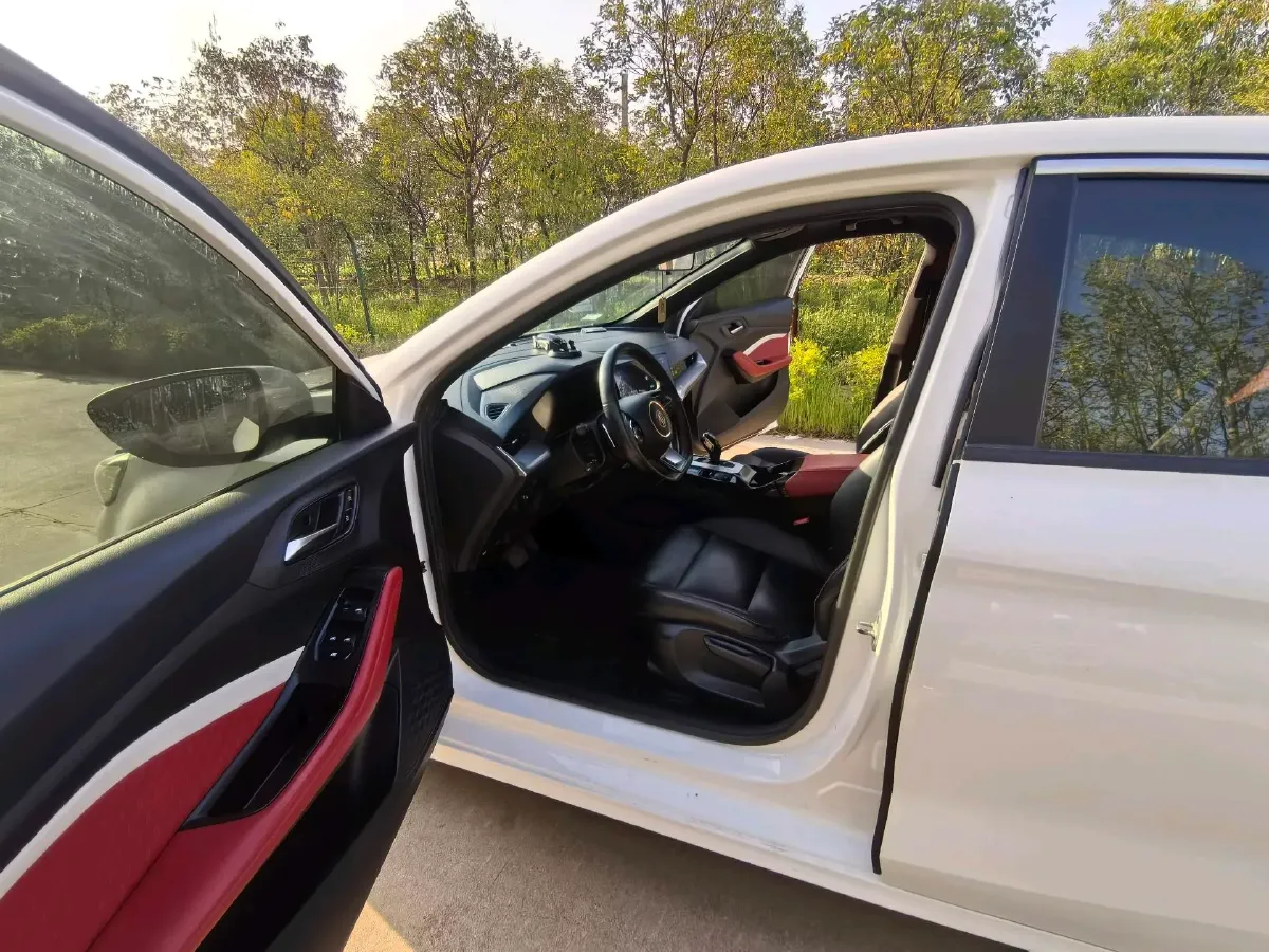 2021 MG 5 1.5T 173HP L4 7DCT,autocango,china used car exporter,china ev exporter,chinese used car exporter,chinese used ev exporter