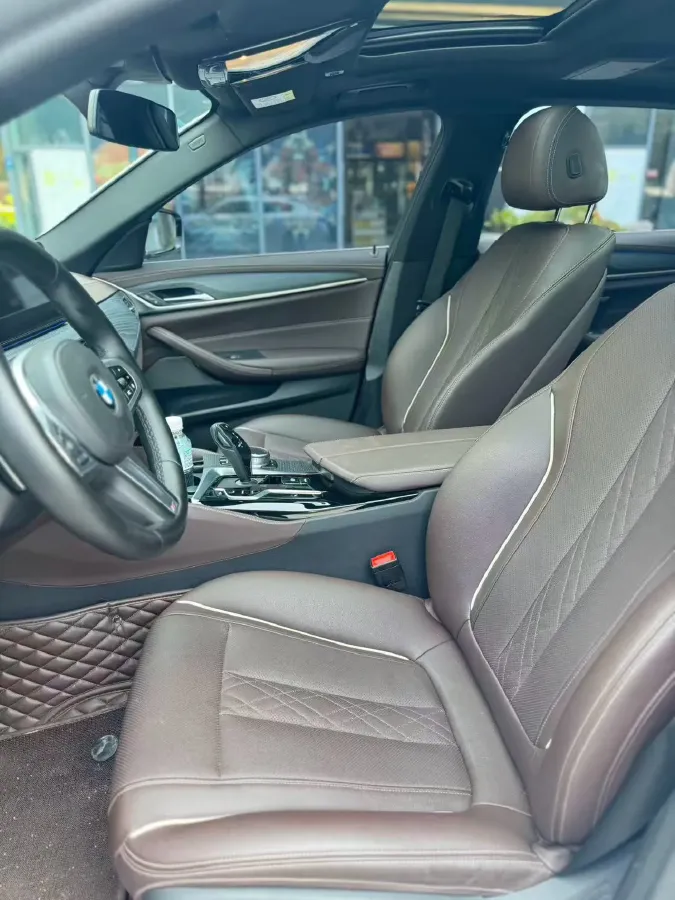 2021 BMW 5 Series 2.0T 252HP L4 8AT,autocango,china used car exporter,china ev exporter,chinese used car exporter,chinese used ev exporter