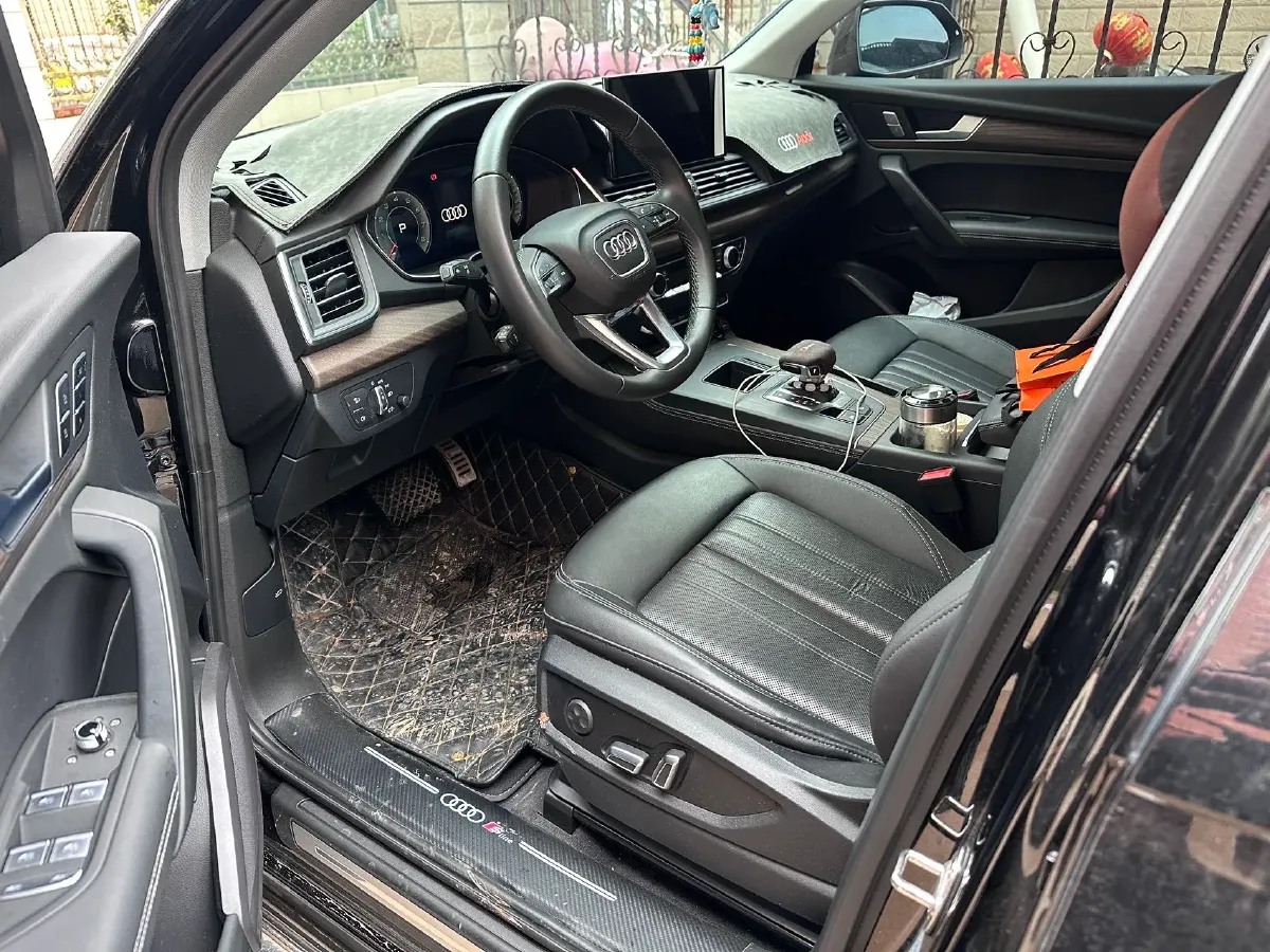 2023 Audi Q5L 2.0T 190HP L4 7DCT,autocango,china used car exporter,china ev exporter,chinese used car exporter,chinese used ev exporter