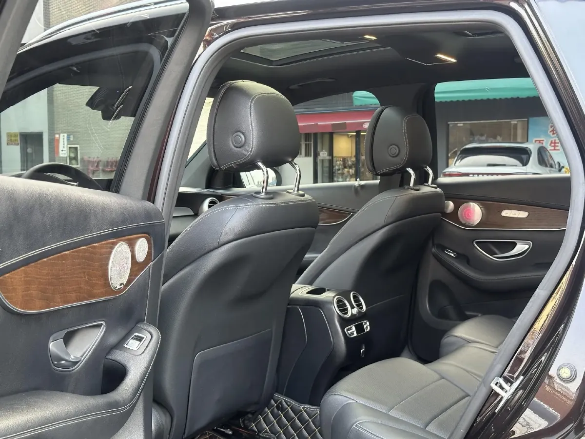 2022 Mercedes-Benz GLC Class 2.0T 258HP L4 9AT,autocango,china used car exporter,china ev exporter,chinese used car exporter,chinese used ev exporter