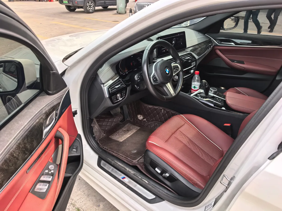 2022 BMW 5 Series 2.0T 184HP L4 8AT,autocango,china used car exporter,china ev exporter,chinese used car exporter,chinese used ev exporter