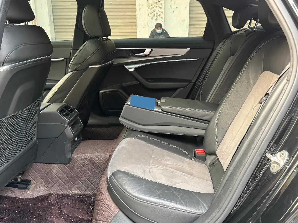 2021 Audi A6L 2.0T 190HP L4 7DCT,autocango,china used car exporter,china ev exporter,chinese used car exporter,chinese used ev exporter