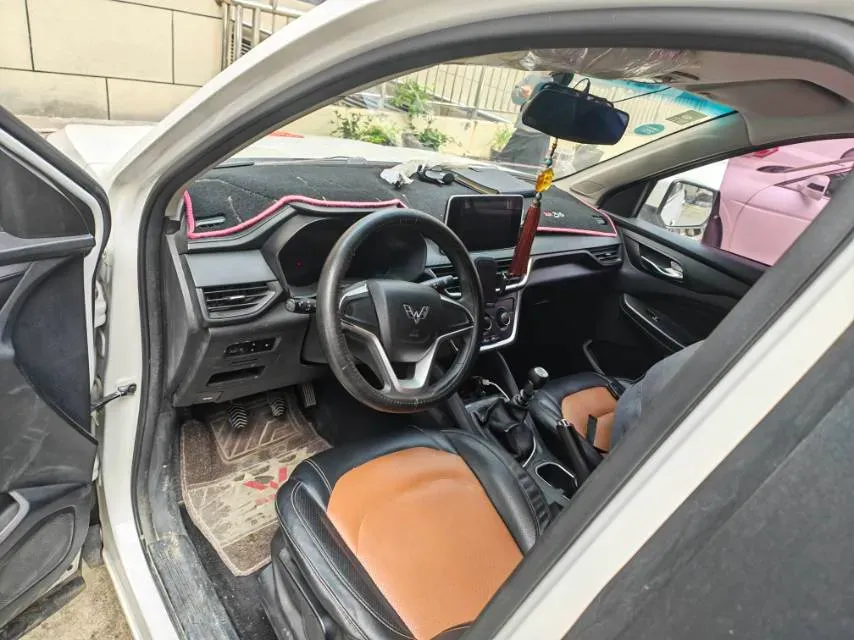 2018 WuLing HongGuang S3 1.5L 112HP L4 6MT,autocango,china used car exporter,china ev exporter,chinese used car exporter,chinese used ev exporter