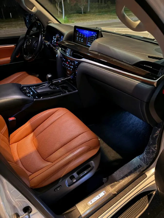 2019 Lexus LX 5.7L 367HP V8 8AT,autocango,china used car exporter,china ev exporter,chinese used car exporter,chinese used ev exporter