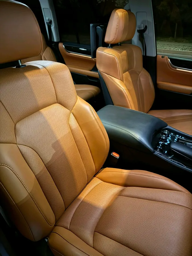 2019 Lexus LX 5.7L 367HP V8 8AT,autocango,china used car exporter,china ev exporter,chinese used car exporter,chinese used ev exporter