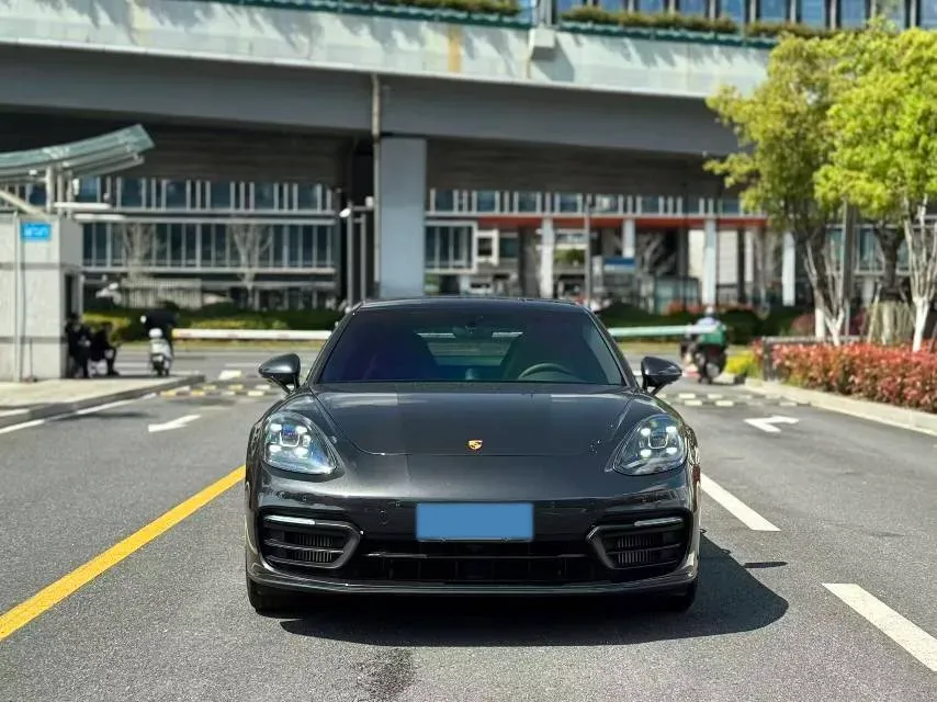2021 Porsche Panamera 2.9T 330HP V6 8DCT,autocango,china used car exporter,china ev exporter,chinese used car exporter,chinese used ev exporter