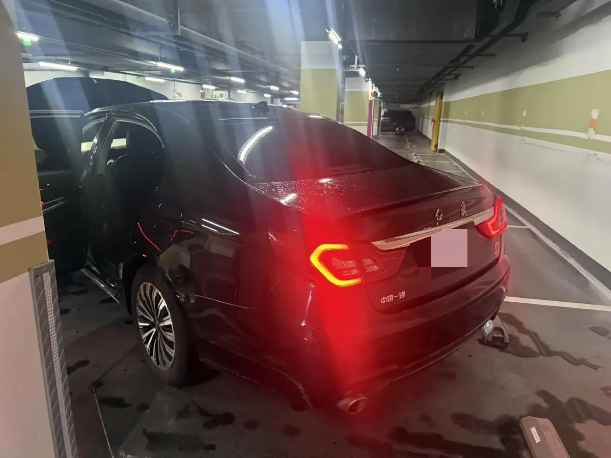 2021 HongQi H7 1.8T 188HP L4 6AT,autocango,china used car exporter,china ev exporter,chinese used car exporter,chinese used ev exporter