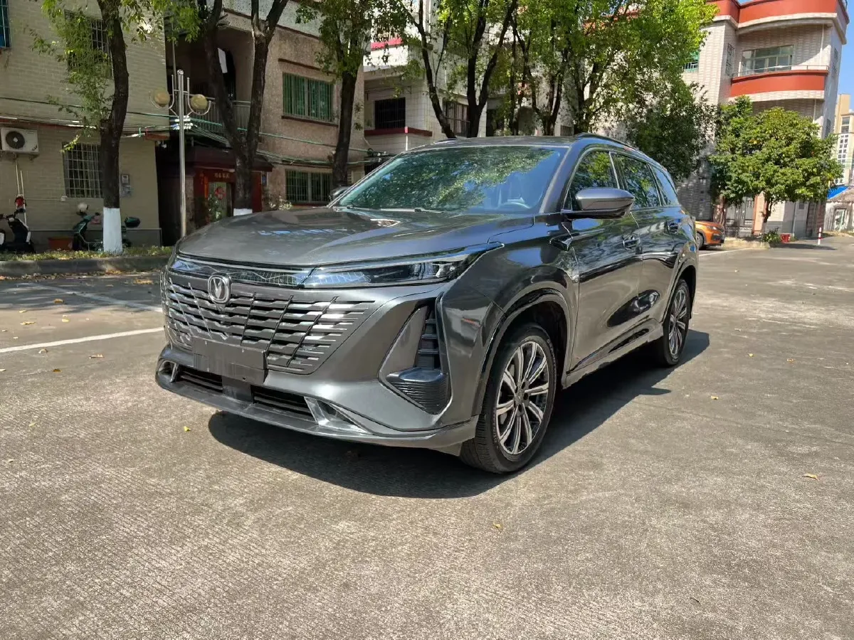 2023 ChangAn CS75 Plus 1.5T 188HP L4 8AT,autocango,china used car exporter,china ev exporter,chinese used car exporter,chinese used ev exporter