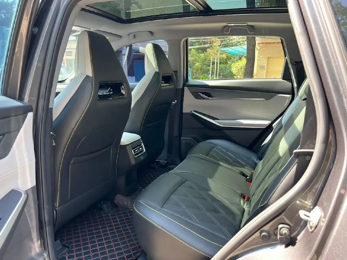 2023 ChangAn CS75 Plus 1.5T 188HP L4 8AT,autocango,china used car exporter,china ev exporter,chinese used car exporter,chinese used ev exporter