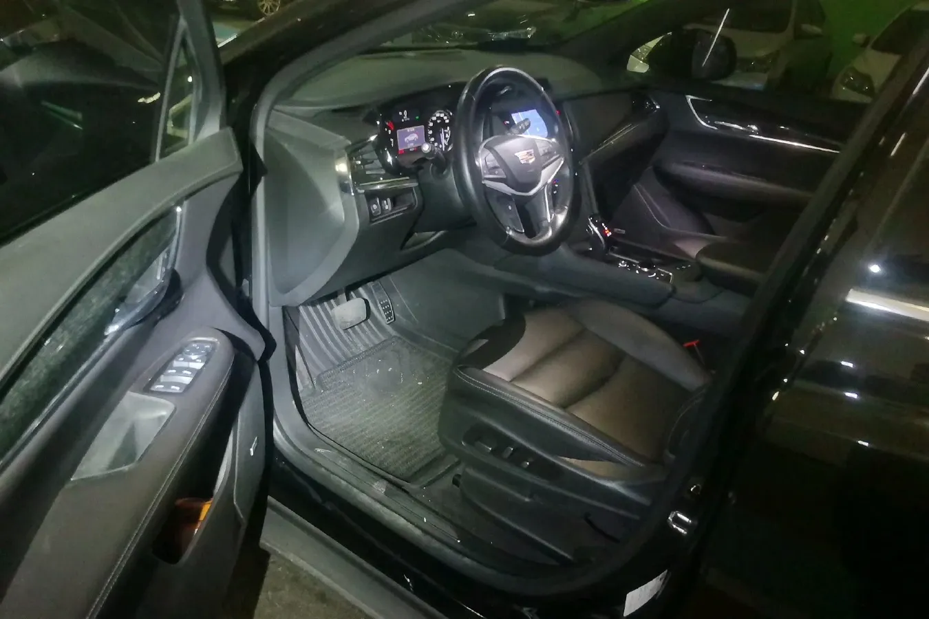 2021 Cadillac XT5 2.0T 237HP L4 9AT,autocango,china used car exporter,china ev exporter,chinese used car exporter,chinese used ev exporter