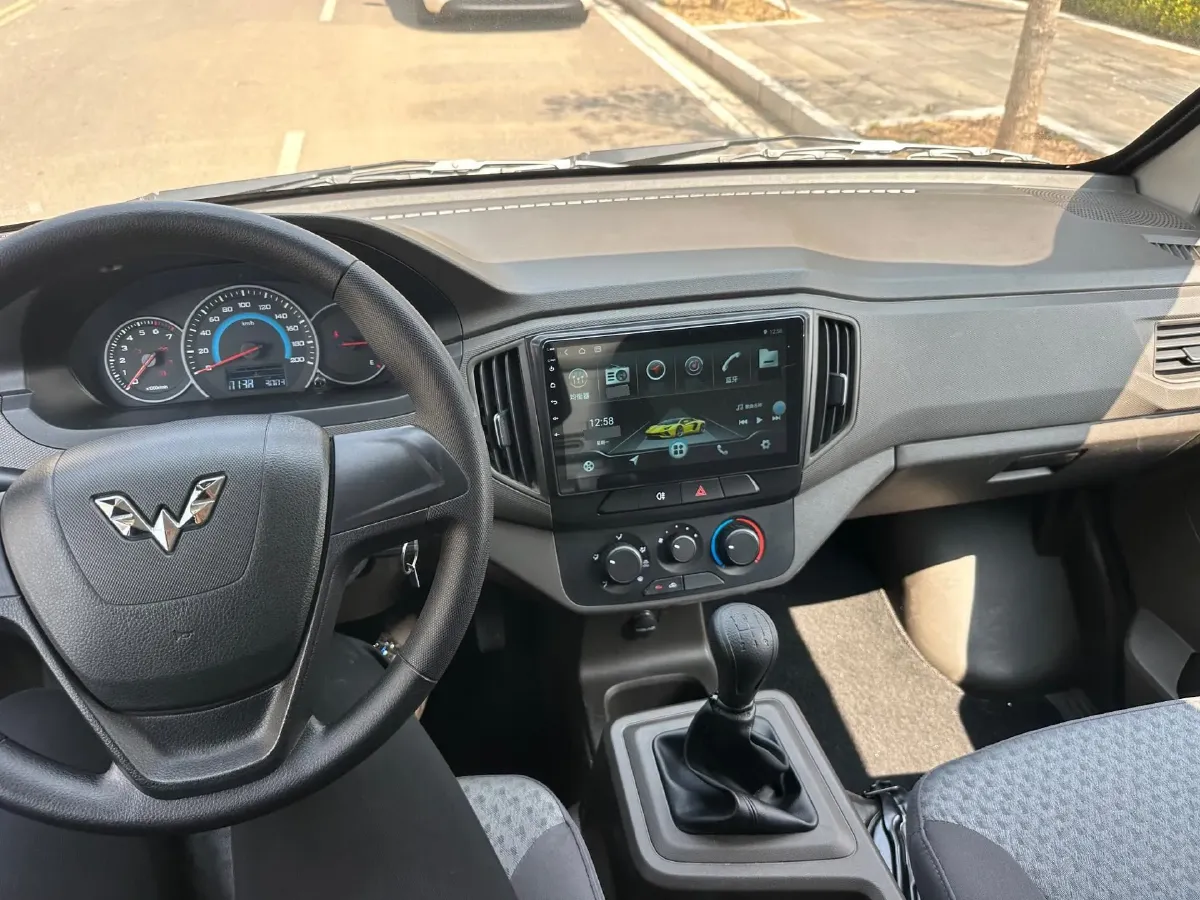 2023 WuLing RongGuang New Truck 1.5L 102HP L4 5MT,autocango,china used car exporter,china ev exporter,chinese used car exporter,chinese used ev exporter