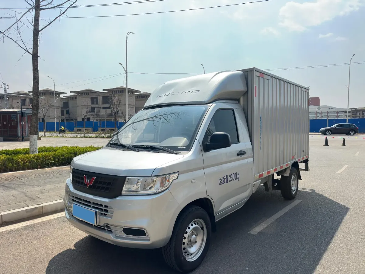 2023 WuLing RongGuang New Truck 1.5L 102HP L4 5MT,autocango,china used car exporter,china ev exporter,chinese used car exporter,chinese used ev exporter