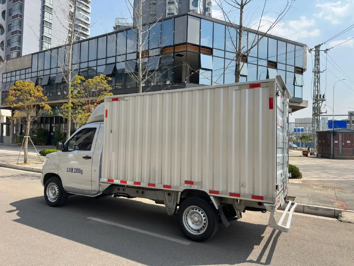 2023 WuLing RongGuang New Truck 1.5L 102HP L4 5MT,autocango,china used car exporter,china ev exporter,chinese used car exporter,chinese used ev exporter