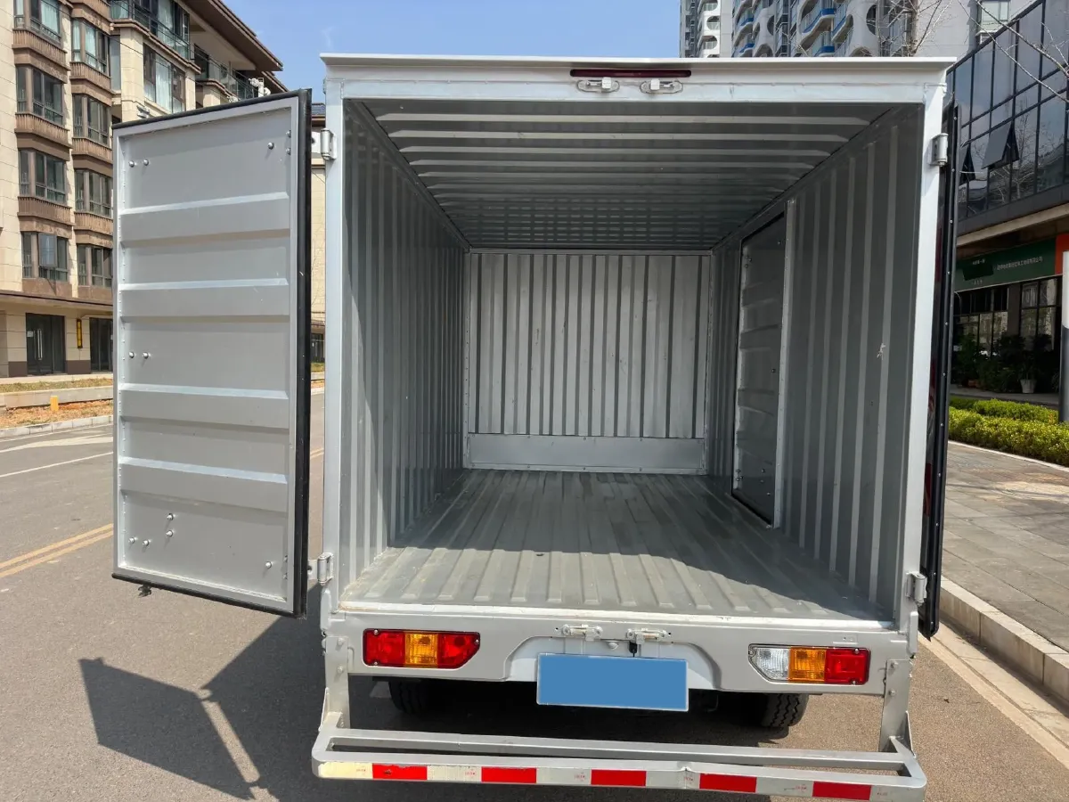 2023 WuLing RongGuang New Truck 1.5L 102HP L4 5MT,autocango,china used car exporter,china ev exporter,chinese used car exporter,chinese used ev exporter