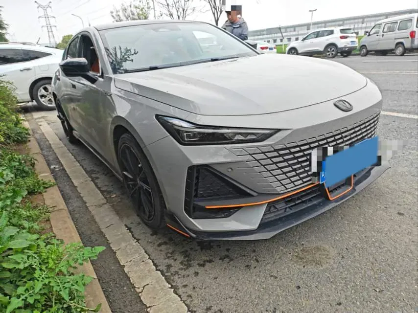 2023 ChangAn UNI-V 1.5T 188HP L4 7DCT,autocango,china used car exporter,china ev exporter,chinese used car exporter,chinese used ev exporter