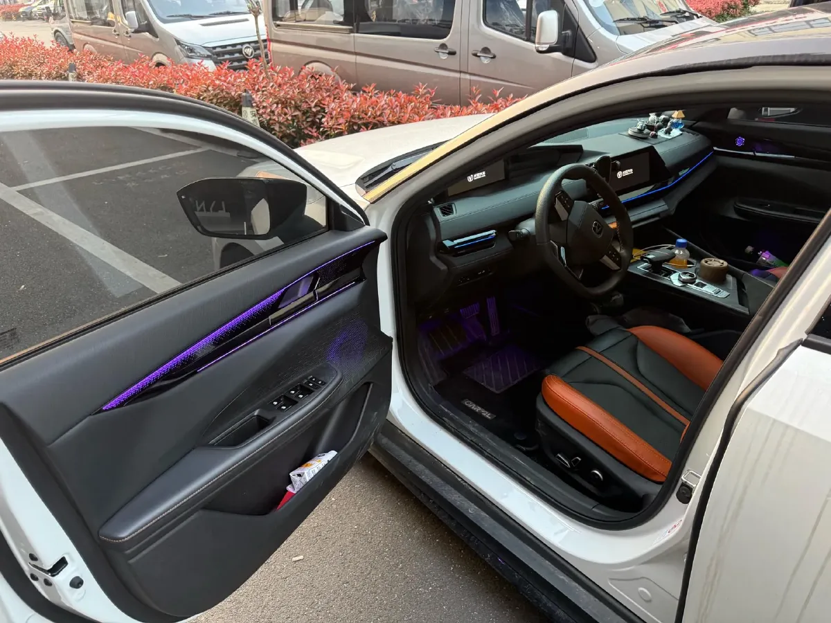 2025 ChangAn UNI-V 1.5T 192HP L4 7DCT,autocango,china used car exporter,china ev exporter,chinese used car exporter,chinese used ev exporter