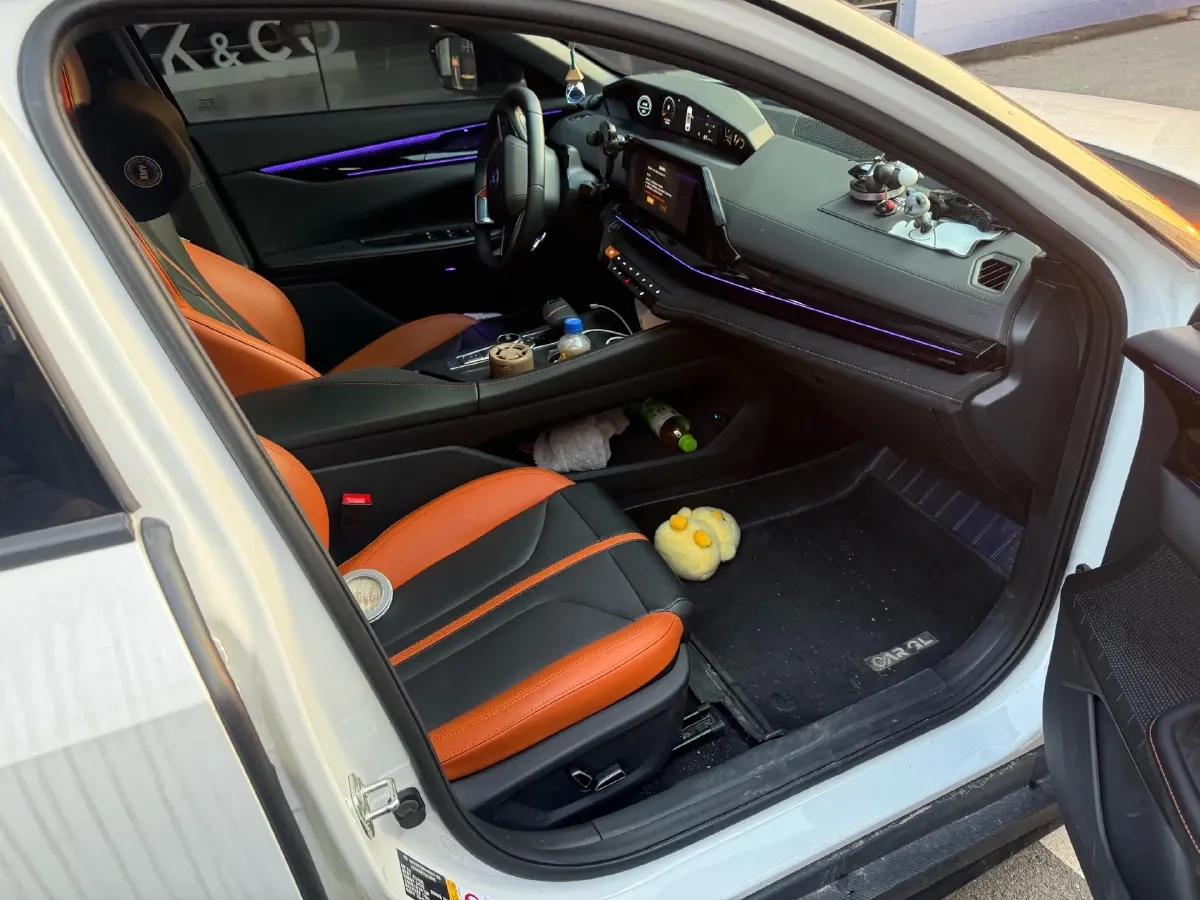 2025 ChangAn UNI-V 1.5T 192HP L4 7DCT,autocango,china used car exporter,china ev exporter,chinese used car exporter,chinese used ev exporter