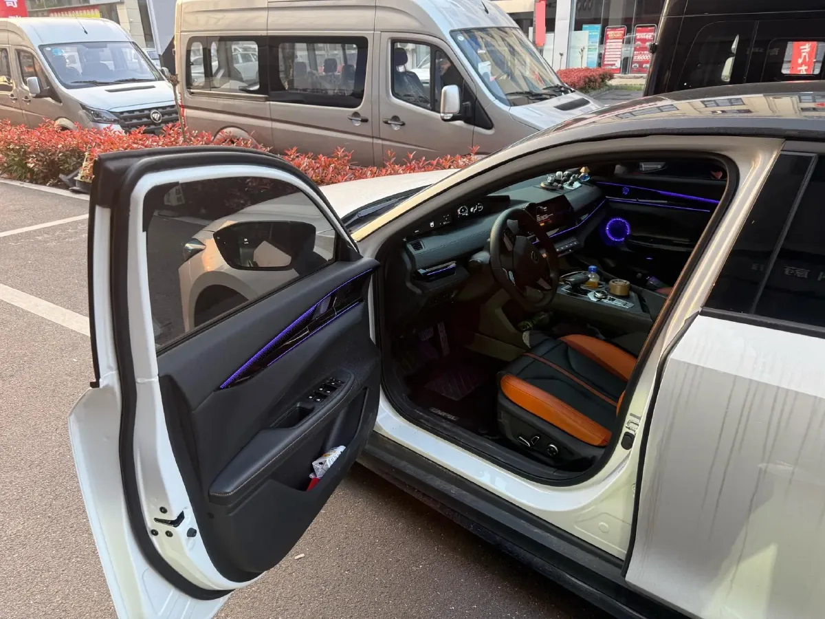 2025 ChangAn UNI-V 1.5T 192HP L4 7DCT,autocango,china used car exporter,china ev exporter,chinese used car exporter,chinese used ev exporter