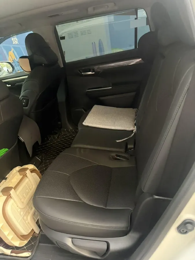 2024 Toyota Highlander 2.0T 248HP L4 8AT,autocango,china used car exporter,china ev exporter,chinese used car exporter,chinese used ev exporter